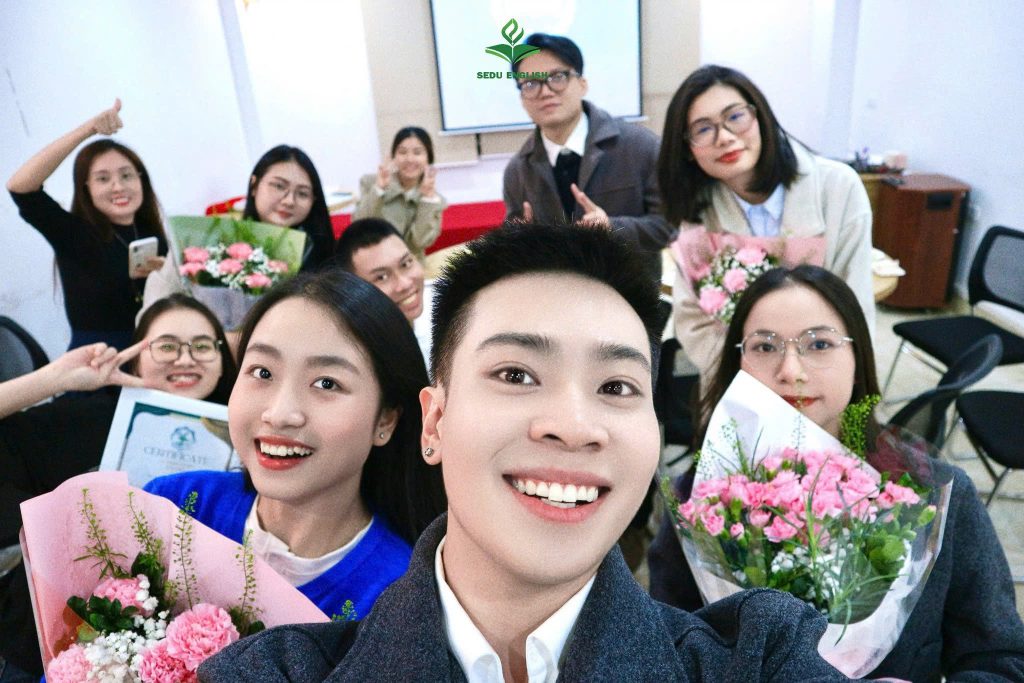 HỒI ỨC 20/11 CỦA GIẢNG VIÊN SEDU ENGLISH: NGÀY TRI ÂN, NGÀY GẮN KẾT, NGÀY CỦA NHỮNG NGƯỜI GIỮ LỬA 2 z7271776252065 01664fb44a8c2191919e790cb0647565